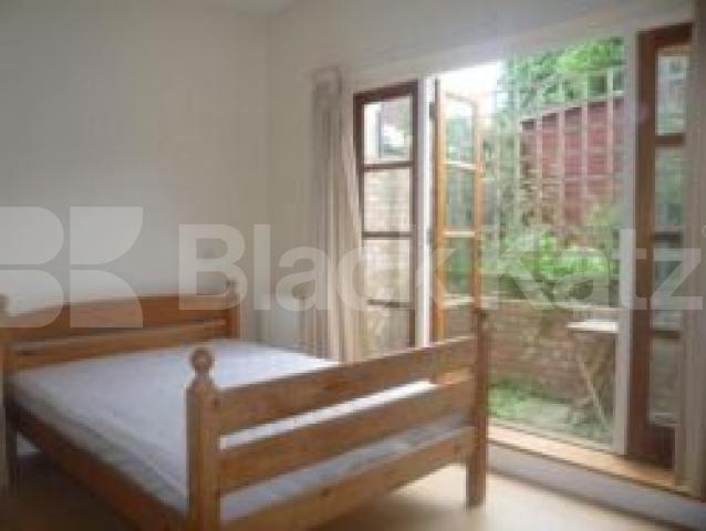 			1 Bedroom, 1 bath, 1 reception Flat			 Pages Lane, MUSWELL HILL N10